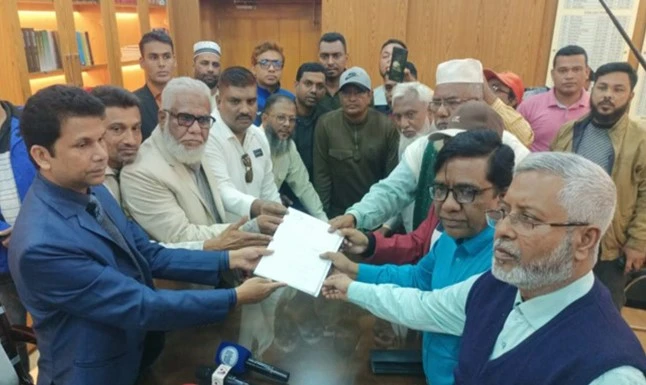 কুমিল্লা-০৬ আসনে বিএনপির চেয়ারপারসনের উপদেষ্টা হাজী ইয়াছিনের পক্ষে মনোনয়নপত্র ক্রয়